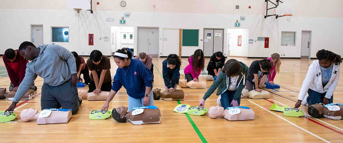 Students learn the 4 ‘Rs’ of CPR